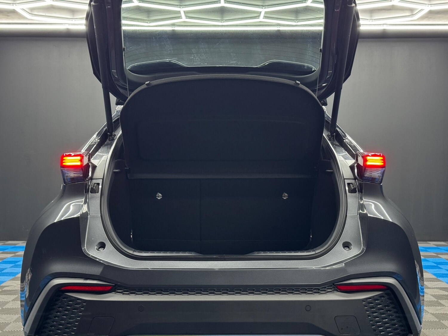 Used Toyota C-HR for sale - 77549280: Photo 37