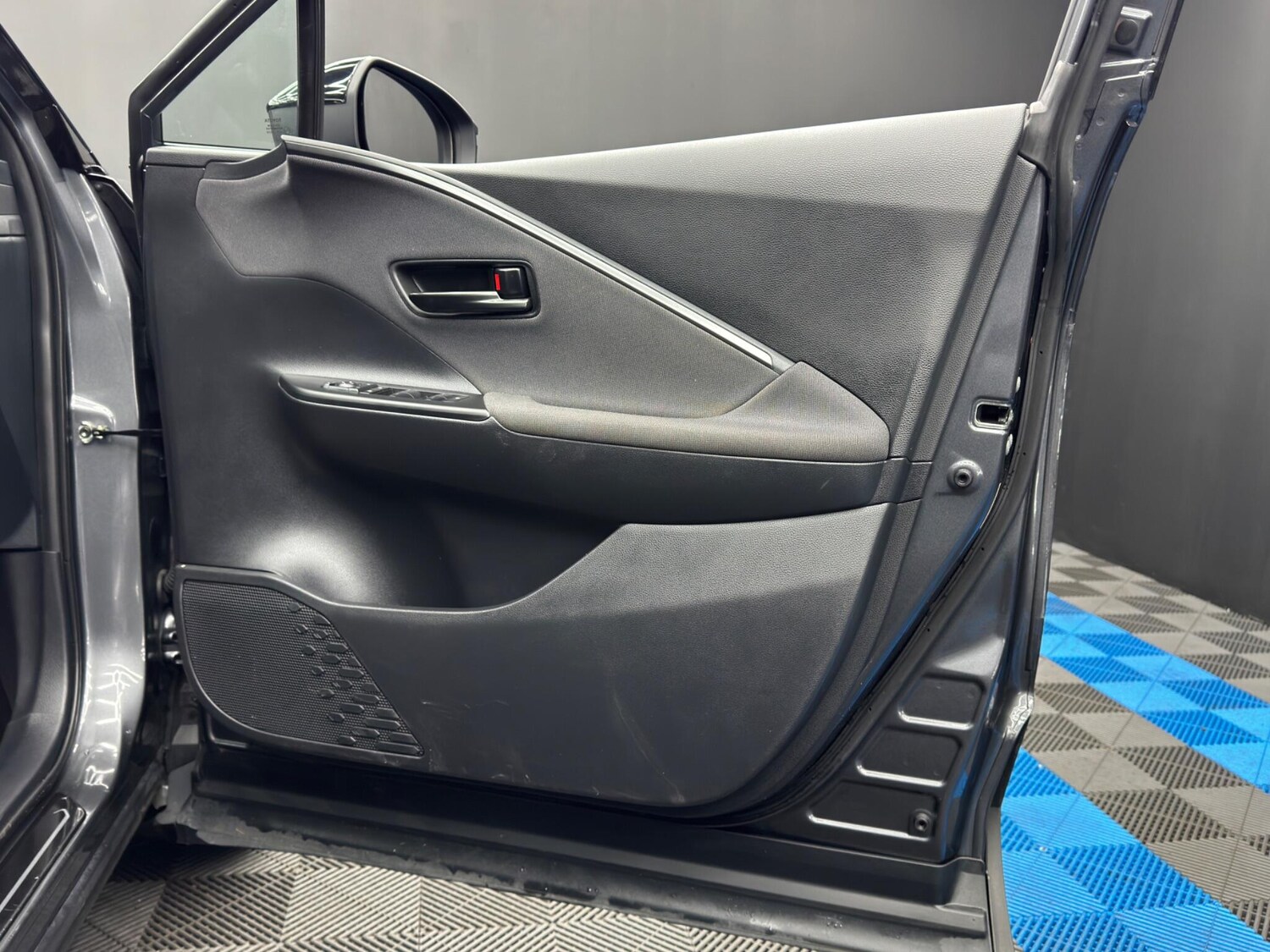 Used Toyota C-HR for sale - 77549280: Photo 39