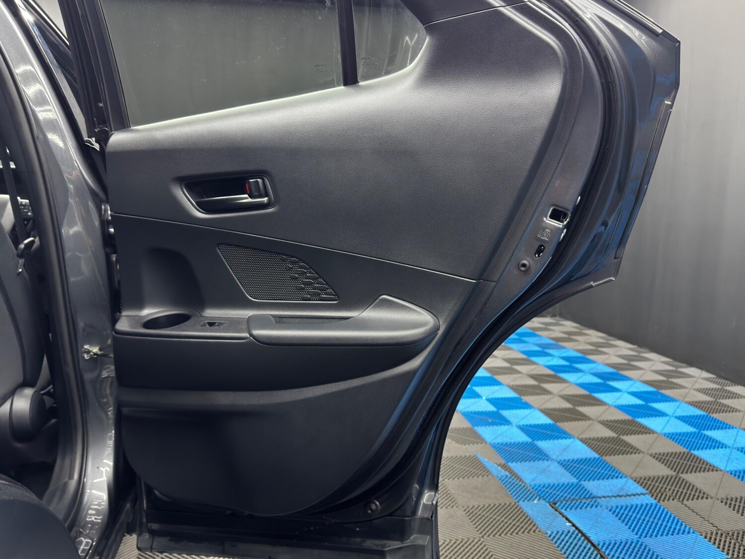 Used Toyota C-HR for sale - 77549280: Photo 41