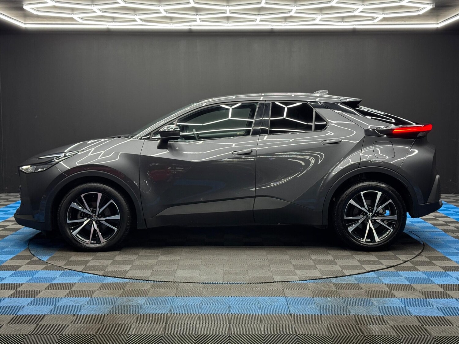 Used Toyota C-HR for sale - 77549280: Photo 8
