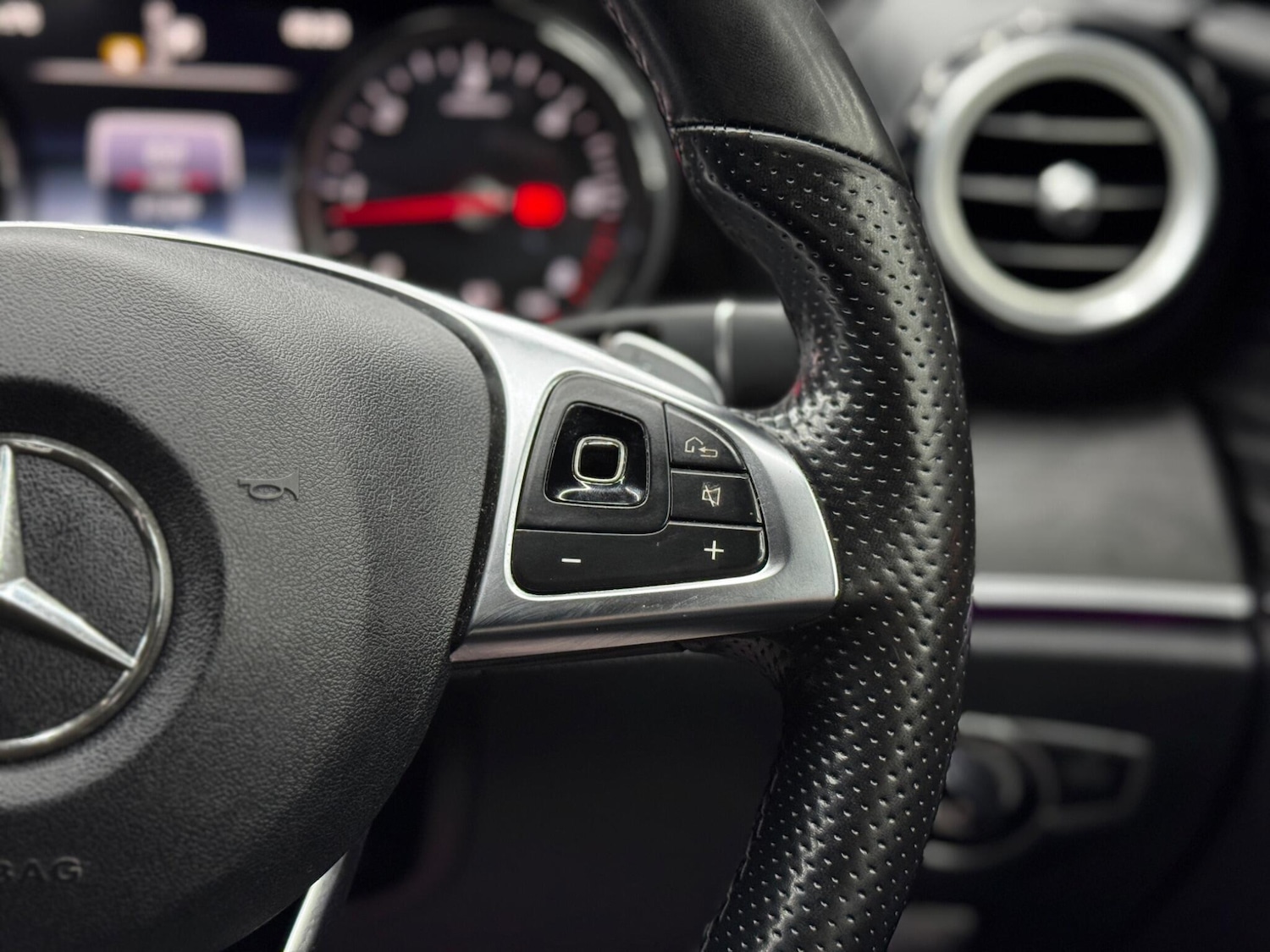 Used Mercedes-Benz E Class for sale - 77957651: Photo 21