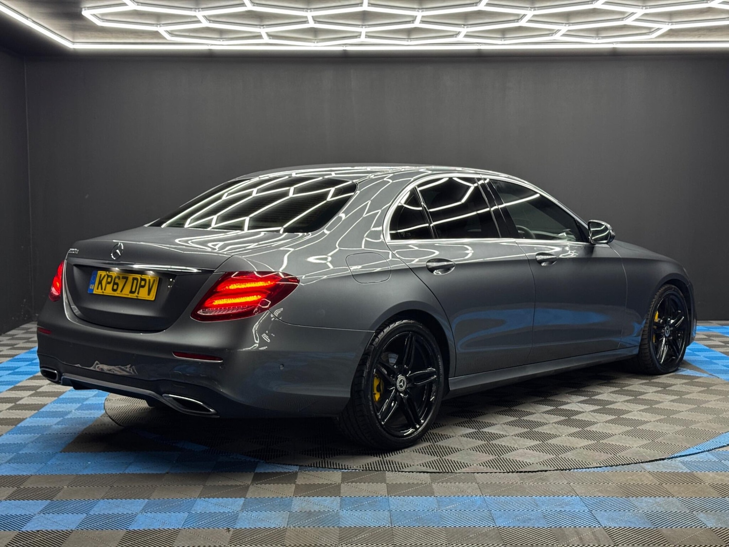 Used Mercedes-Benz E Class for sale - 77957651: Photo 5