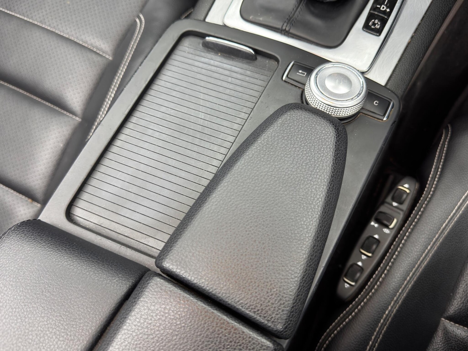 Used Mercedes-Benz E Class 2011 for sale - 78034198: Photo 24