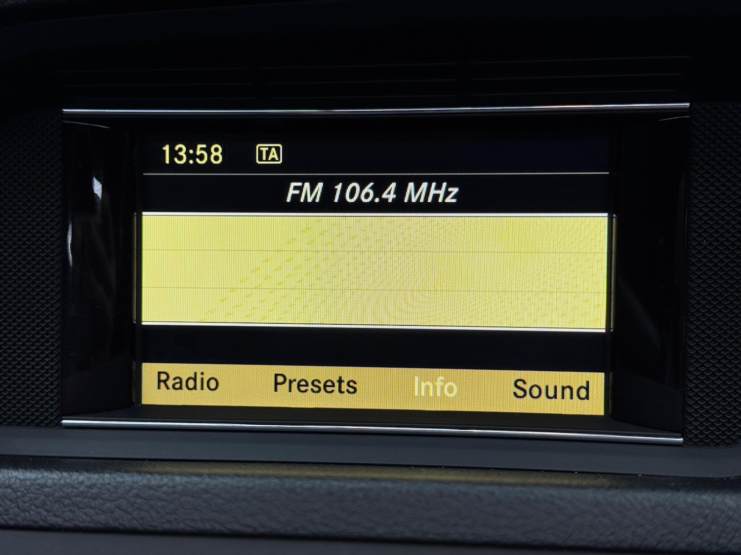 Used Mercedes-Benz E Class 2011 for sale - 78034198: Photo 29