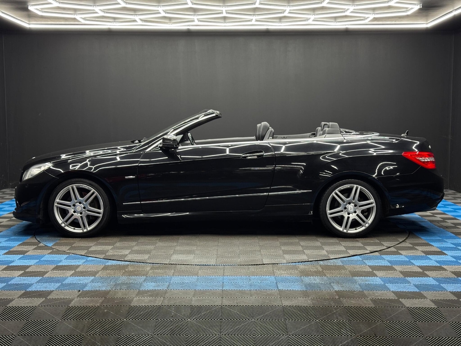 Used Mercedes-Benz E Class 2011 for sale - 78034198: Photo 8