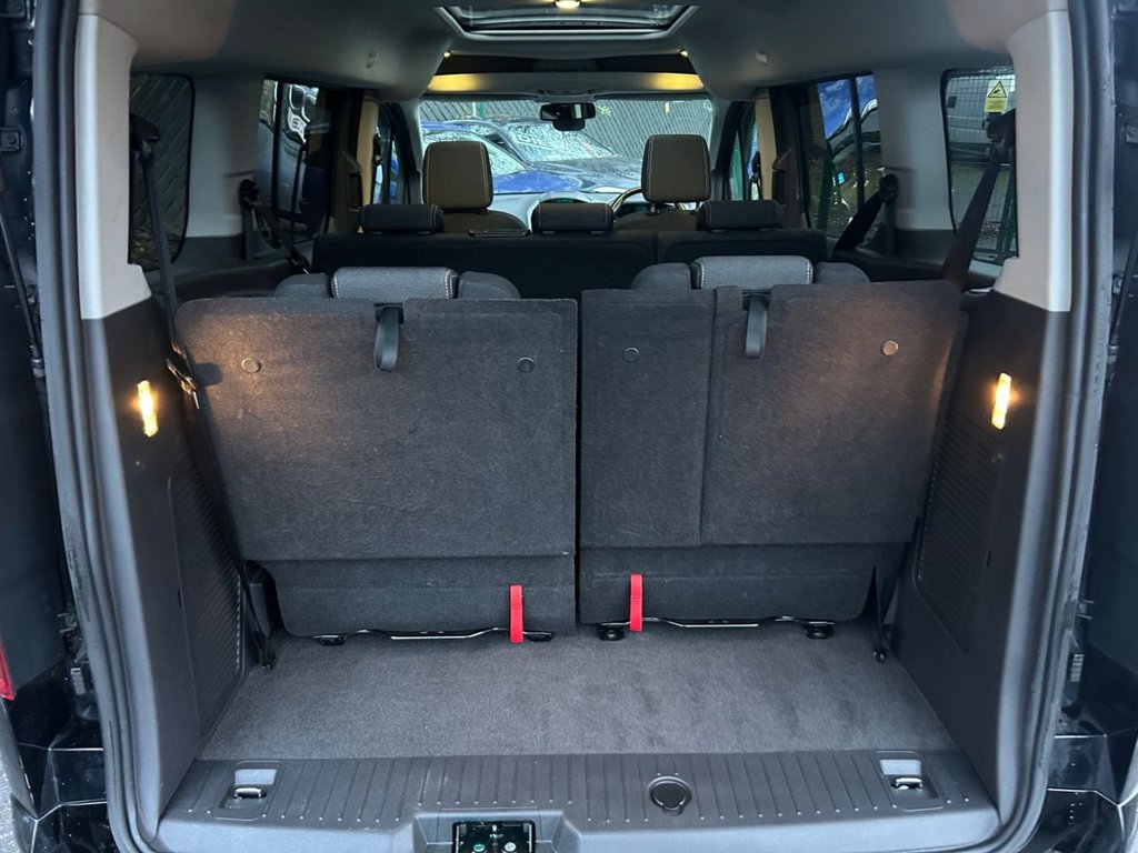 Used Ford Grand Tourneo Connect 2018 for sale - 76841656: Photo 17