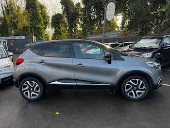 Used Renault Captur 2017 for sale - 76867771: Photo