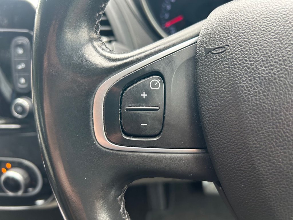 Used Renault Captur 2020 for sale - 76210427: Photo 38