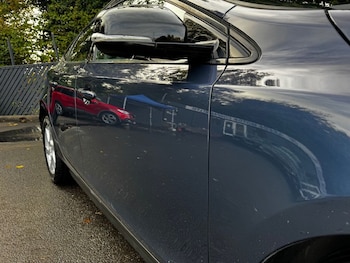 Used Volvo V40 2015 for sale - 76654815: Photo