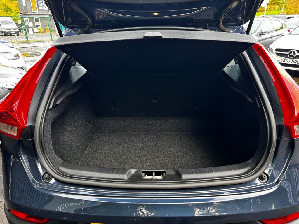 Used Volvo V40 2015 for sale - 76654815: Photo 8