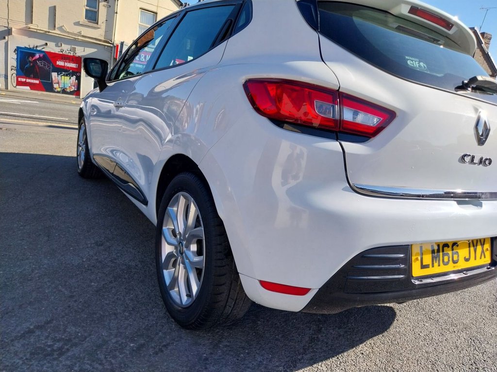 Used Renault Clio 2016 for sale - 76509552: Photo 10