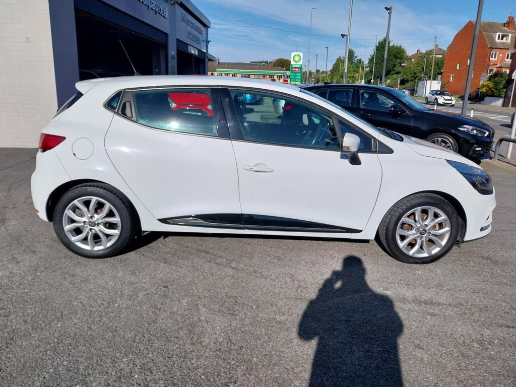 Used Renault Clio 2016 for sale - 76509552: Photo 2