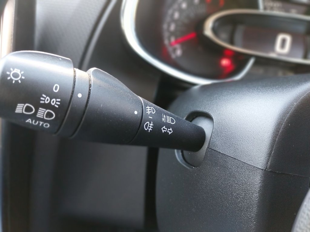 Used Renault Clio 2016 for sale - 76509552: Photo 35