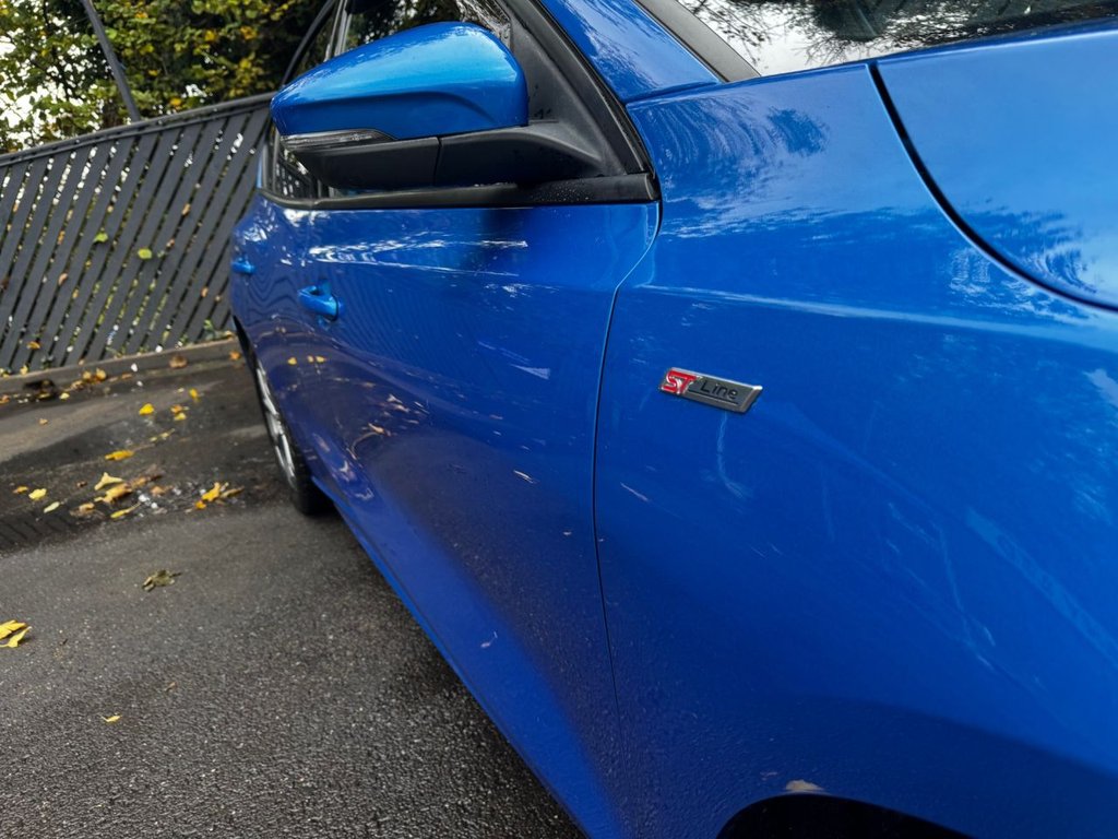 Used Ford Focus 2023 for sale - 76454208: Photo 2