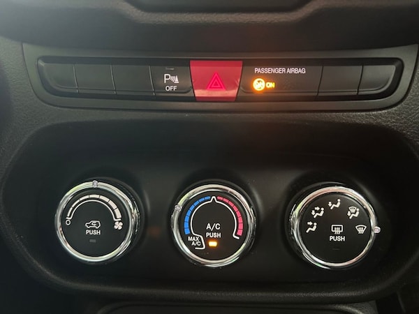 Used Jeep Renegade 2016 for sale - 76279463: Photo 46
