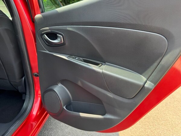 Used Renault Clio 2015 for sale - 74931447: Photo 22