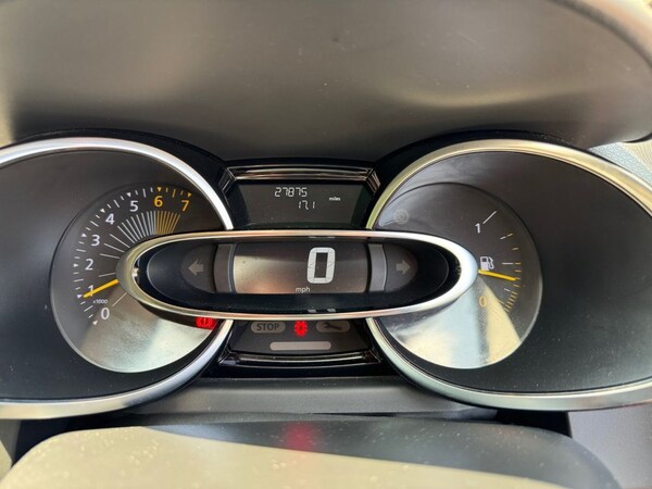 Used Renault Clio 2015 for sale - 74931447: Photo 37