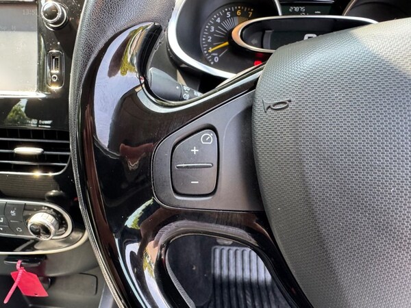 Used Renault Clio 2015 for sale - 74931447: Photo 38