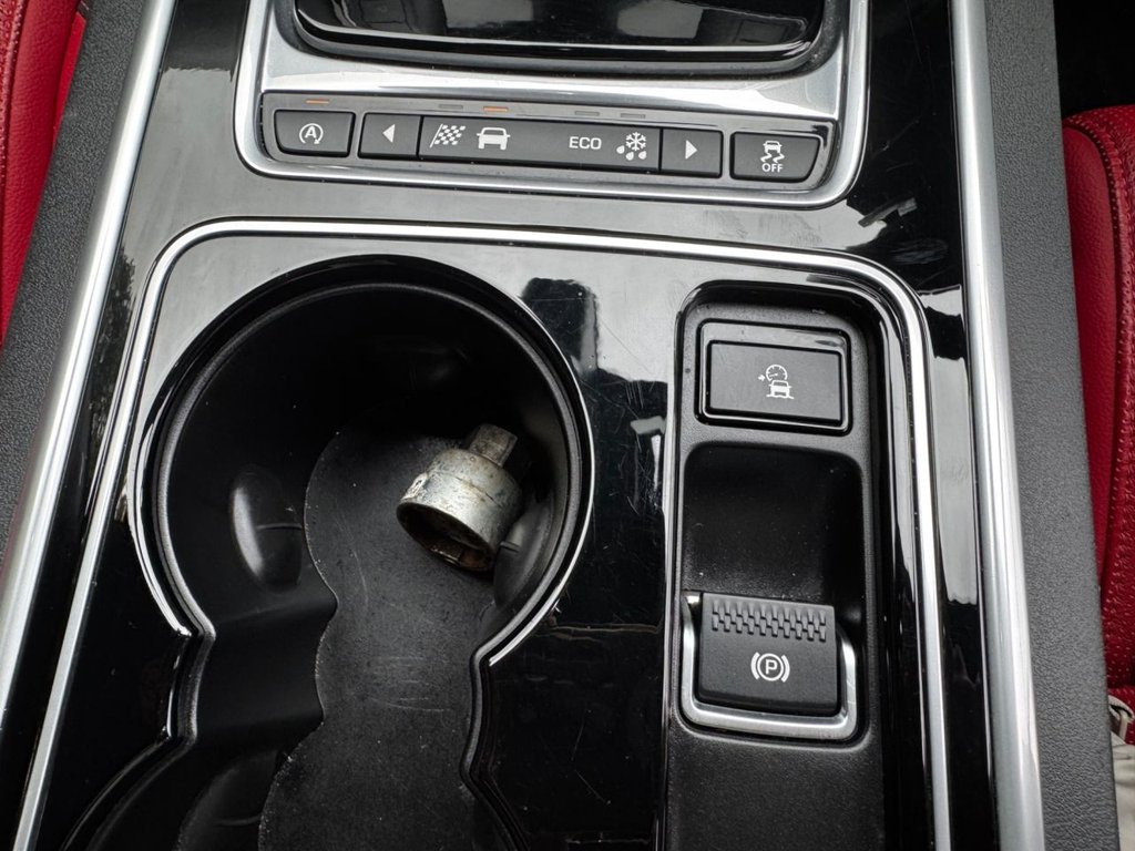 Used Jaguar XE 2017 for sale - 76406220: Photo 34