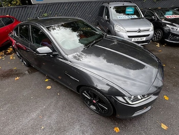 Used Jaguar XE 2017 for sale - 76406220: Photo