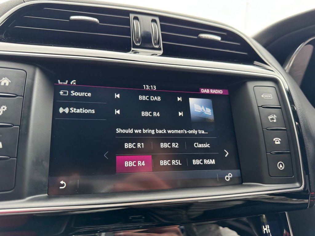 Used Jaguar XE 2017 for sale - 76406220: Photo 40