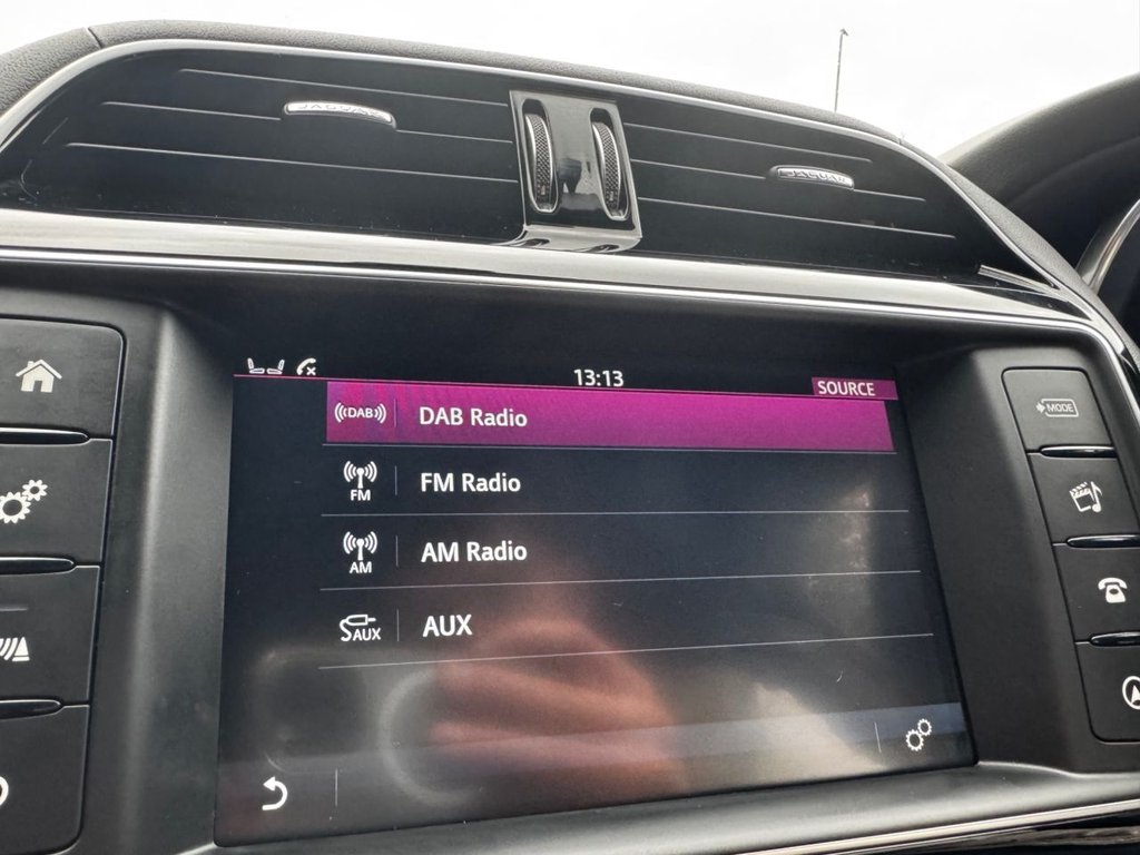 Used Jaguar XE 2017 for sale - 76406220: Photo 41