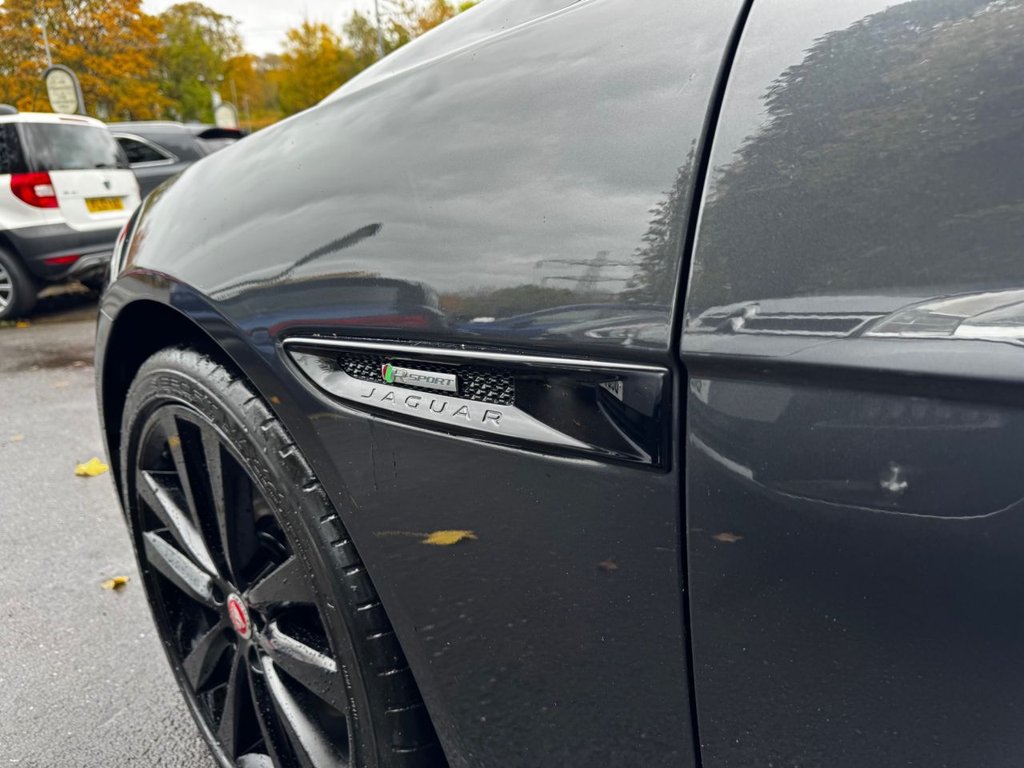 Used Jaguar XE 2017 for sale - 76406220: Photo 9