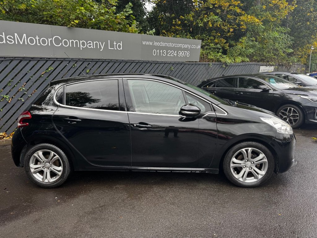 Used Peugeot 208 2013 for sale - 76439405: Photo 4