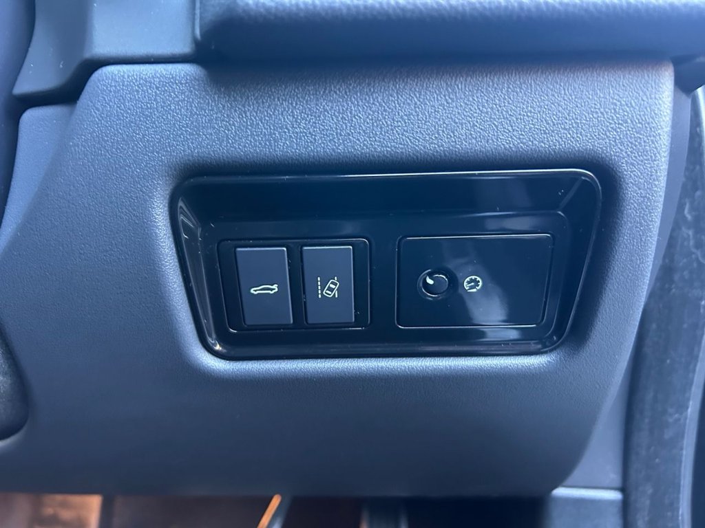 Used Jaguar XF 2017 for sale - 76784233: Photo 30