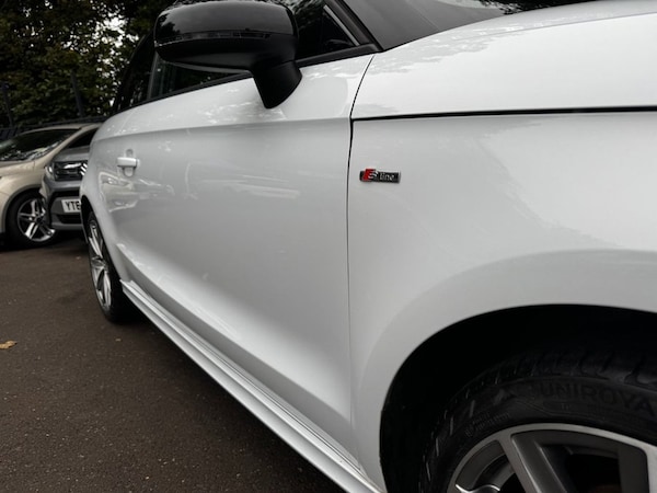 Used Audi A1 2014 for sale - 76256352: Photo 2