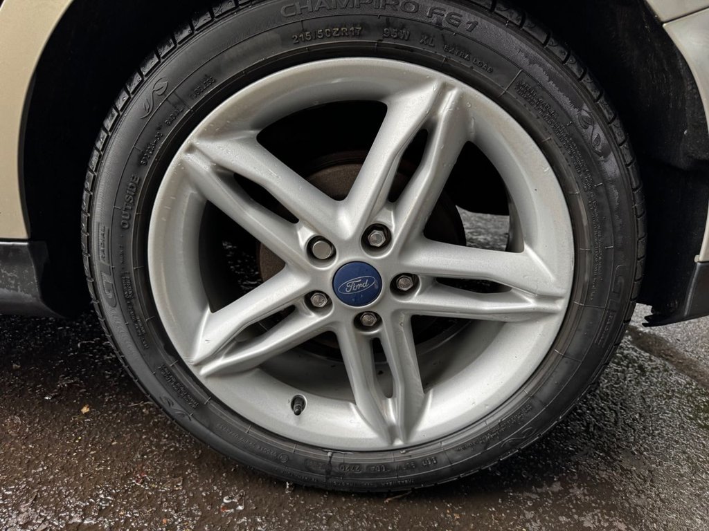 Used Ford Focus 2015 for sale - 76304041: Photo 11