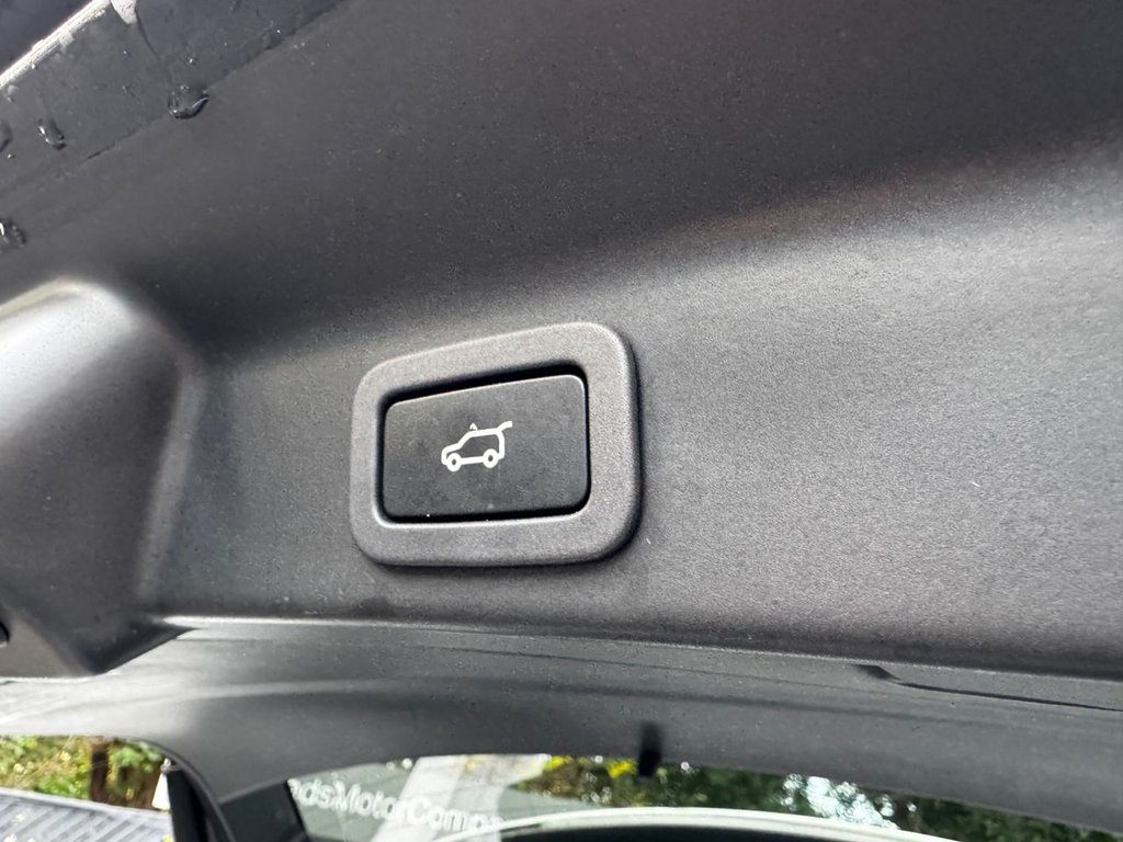 Used Jaguar F-Pace 2017 for sale - 76909850: Photo 32