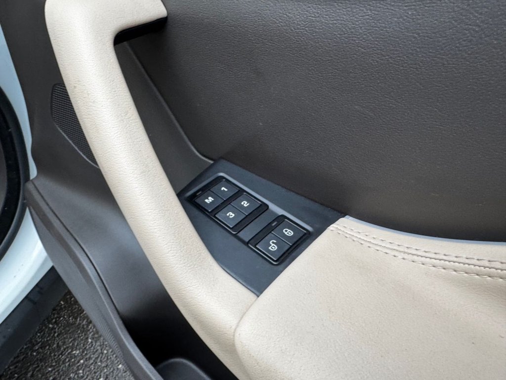 Used Jaguar F-Pace 2017 for sale - 76909850: Photo 38