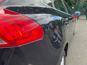 Used Volvo V40 2015 for sale - 75692978: Photo