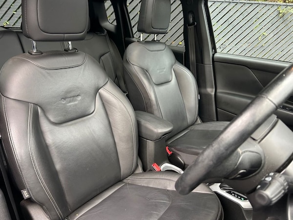 Used Jeep Renegade 2016 for sale - 76333833: Photo 30
