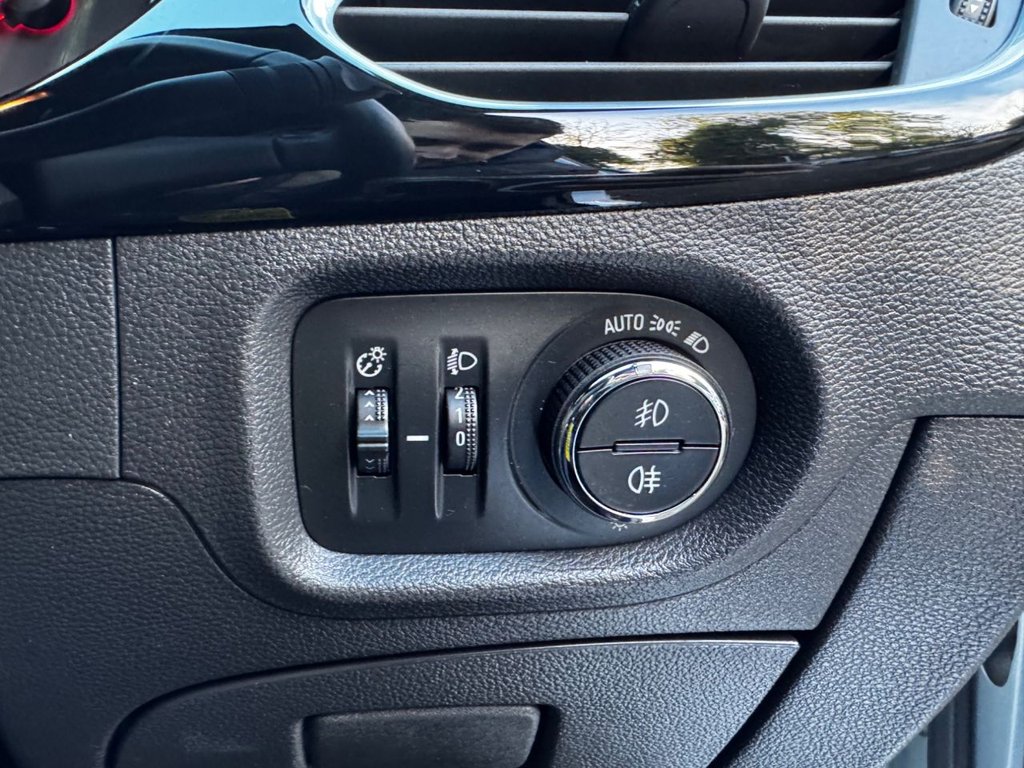 Used Vauxhall Astra 2017 for sale - 76642277: Photo 45