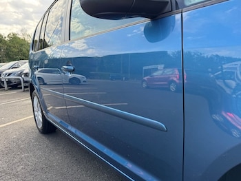 Used Volkswagen Touran 2015 for sale - 75548703: Photo