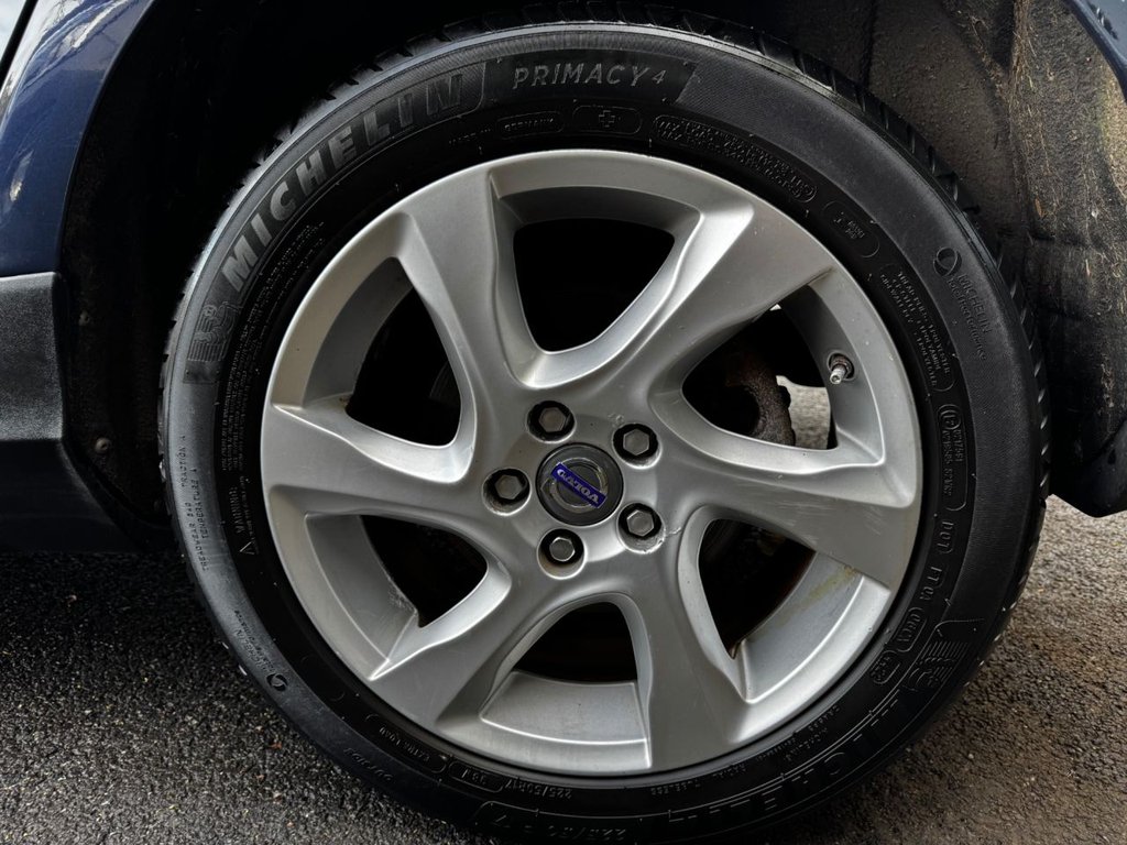 Used Volvo V40 2015 for sale - 76385809: Photo 16