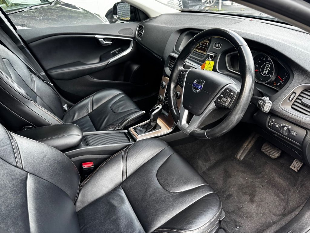 Used Volvo V40 2015 for sale - 76385809: Photo 35