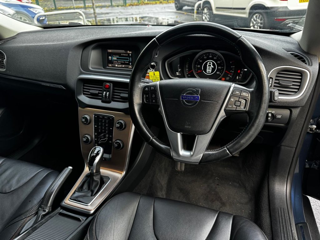 Used Volvo V40 2015 for sale - 76385809: Photo 36