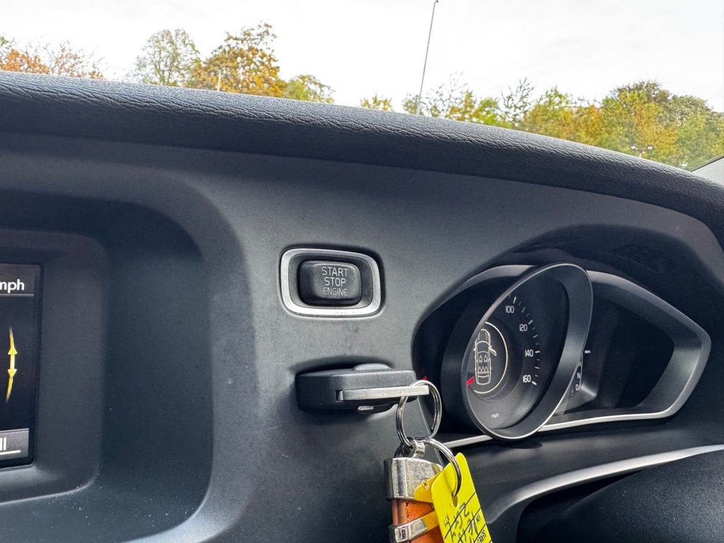 Used Volvo V40 2015 for sale - 76385809: Photo 49