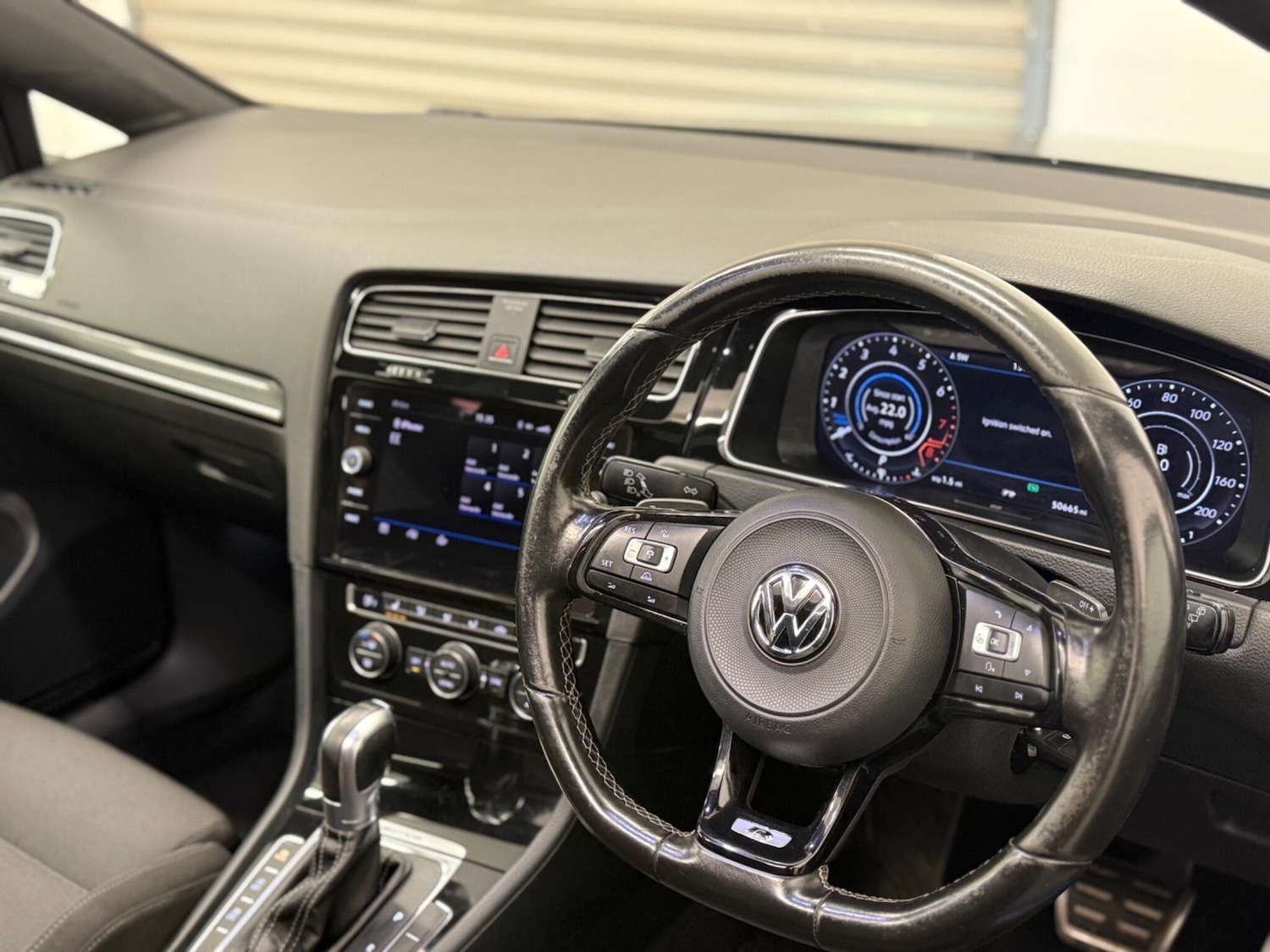 Used Volkswagen Golf 2017 for sale - 77412135: Photo 15