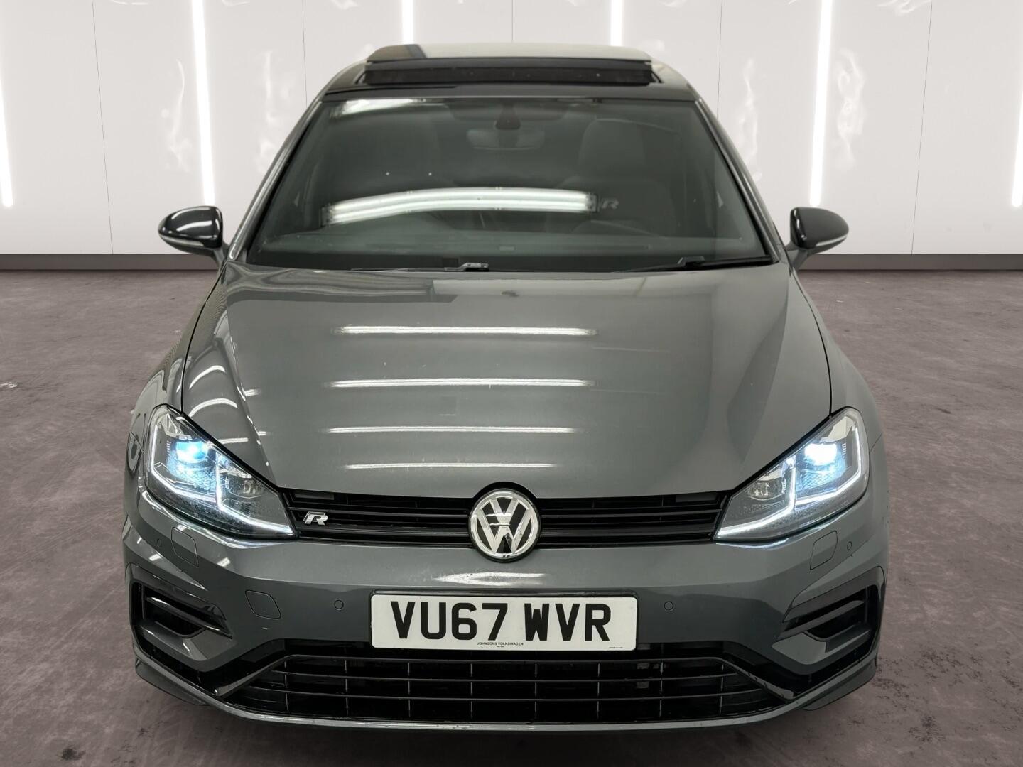 Used Volkswagen Golf 2017 for sale - 77412135: Photo 2