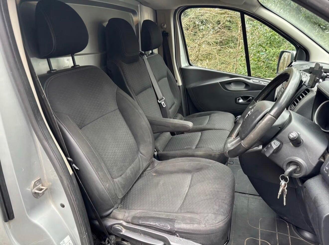 Used Vauxhall Vivaro 2016 for sale - 77883171: Photo 5