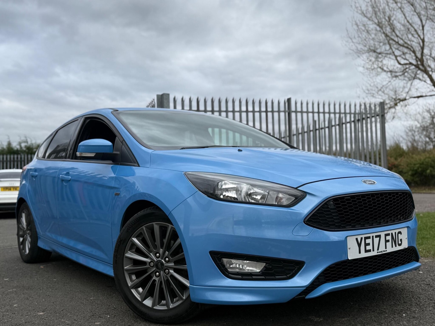 Used Ford Focus 2017 for sale - 77939852: Photo 2