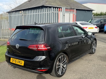 Used Volkswagen Golf 2016 for sale - 77940377: Photo