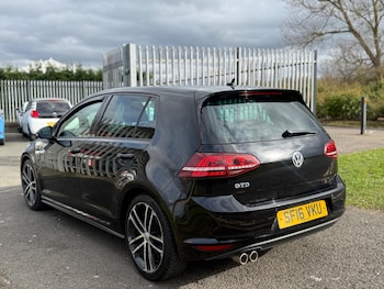 Used Volkswagen Golf 2016 for sale - 77940377: Photo
