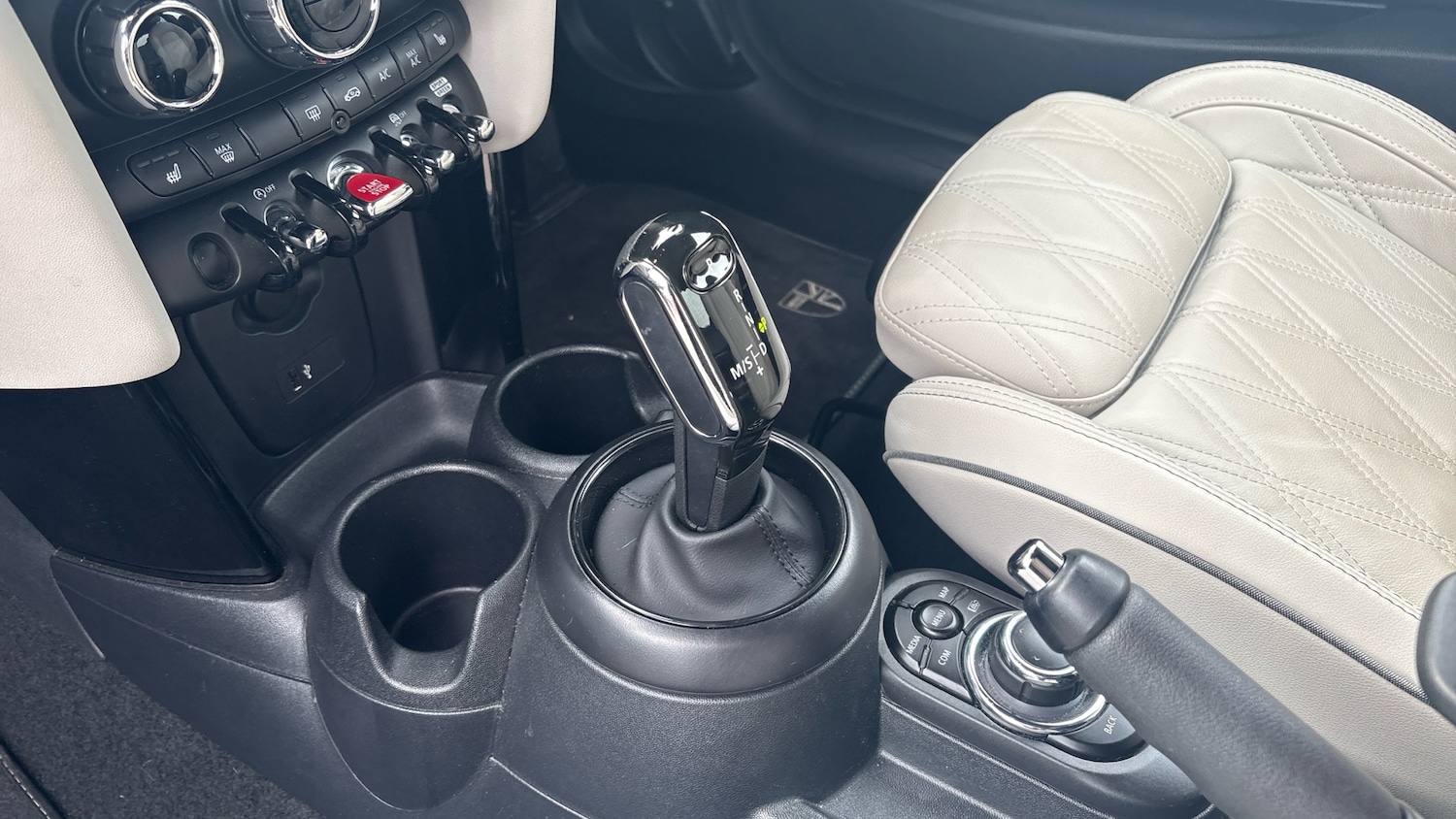 Used MINI Hatch 2024 for sale - 78040158: Photo 13