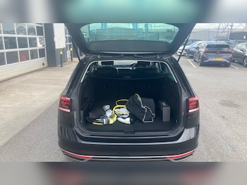 Used Volkswagen Passat 2023 for sale - 79344425: Photo