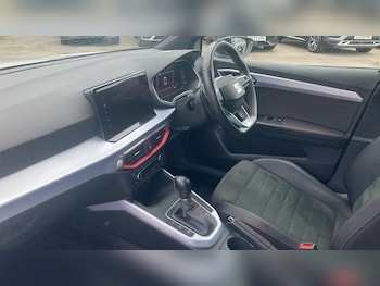 Used SEAT Arona 2024 for sale - 77603602: Photo